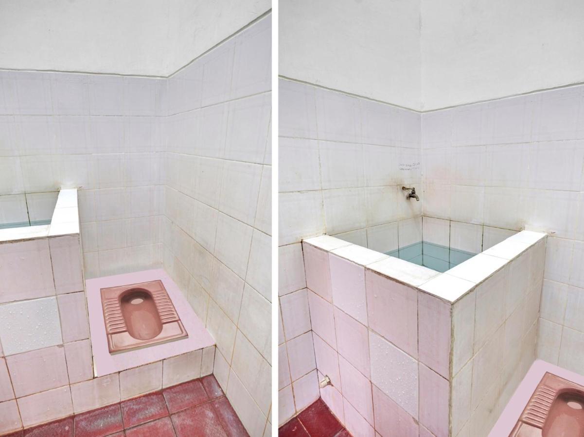 SPOT ON 90539 Taman Borobudur Guest House Syariah Blimbing  Bagian luar foto